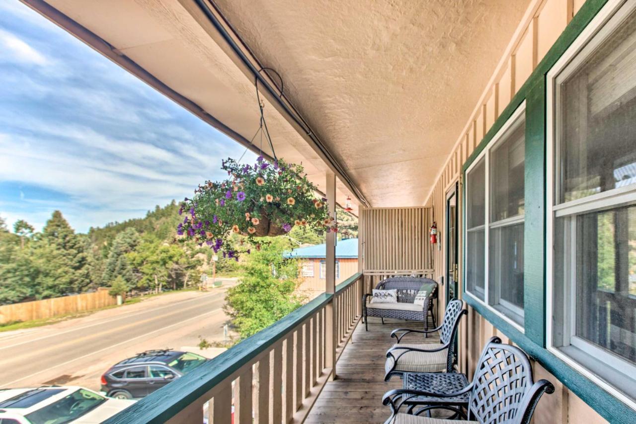 Main St Red River Ski Condo With Mountain View! Екстер'єр фото