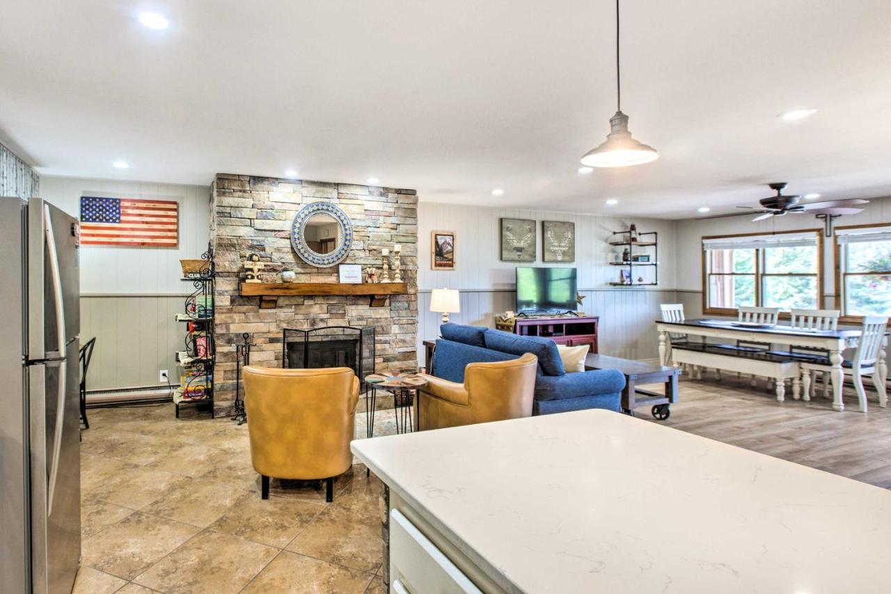 Main St Red River Ski Condo With Mountain View! Екстер'єр фото