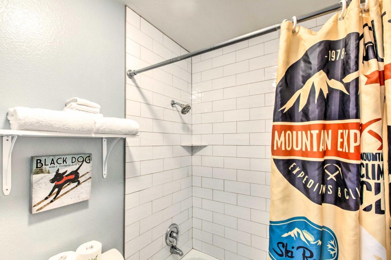 Main St Red River Ski Condo With Mountain View! Екстер'єр фото