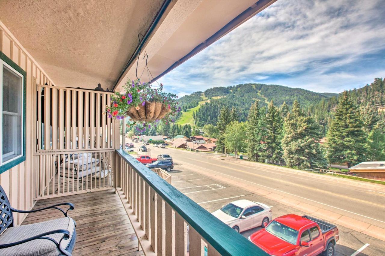 Main St Red River Ski Condo With Mountain View! Екстер'єр фото