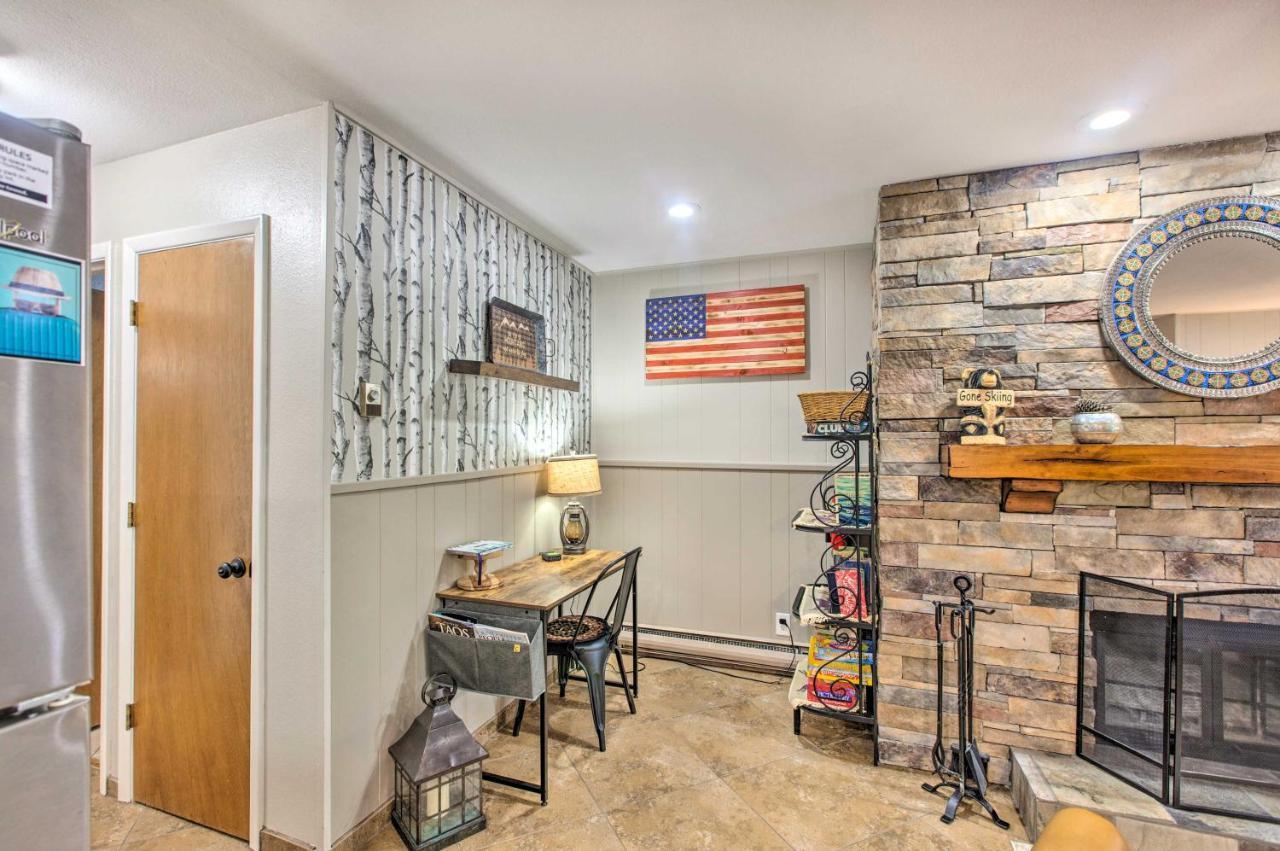 Main St Red River Ski Condo With Mountain View! Екстер'єр фото