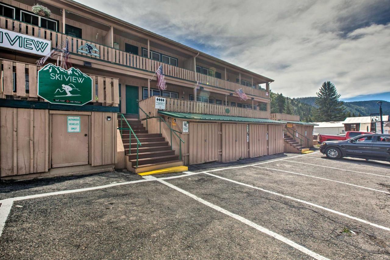 Main St Red River Ski Condo With Mountain View! Екстер'єр фото